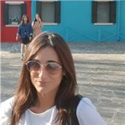 Docente di lingue aiuta nello svolgimento dei compiti in inglese e francese per studenti di scuole medie ed istituti superiori